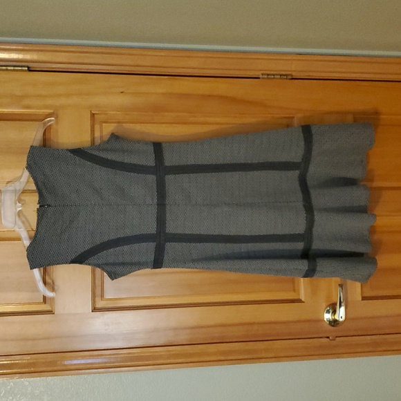 Anthropologie Tabitha Fit & Flare Gray Patterned Sleeveless Dress‎ Size 6 - Picture 6 of 9